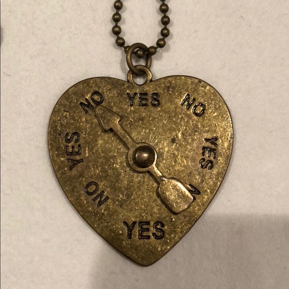 Cute Heart Necklace - Picture 2 of 2